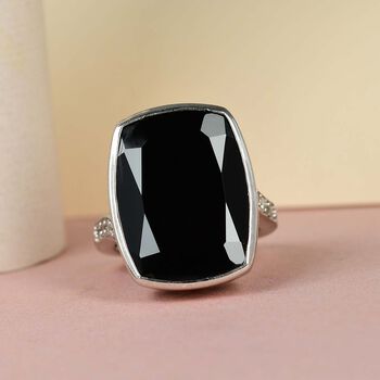 Schwarzer Spinell und wei&szlig;er Zirkon-Ring - 23,13 ct.