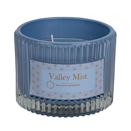 The 5th Season: Premium-Kollektion: Duftkerze im blaufarbenen Glasgef&auml;&szlig;, 10ml nat&uuml;rliches &Ouml;l, 280 g. Wachs, 50 Stunden Brenndauer, Waldnebel