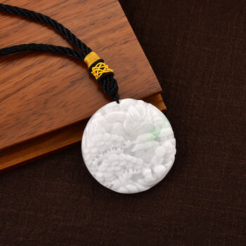 Vier-Drachen-H&auml;ngedekor aus Myanmar Jadeit Typ A, naturbelassene Schnitzarbeit, ca. 5 cm