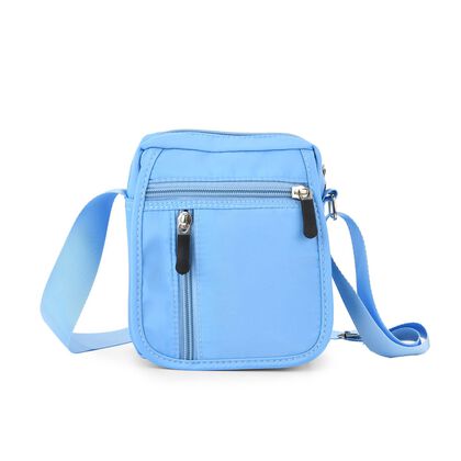 Umh&auml;ngetasche mit mehreren Rei&szlig;verschlussf&auml;chern und RFID-Schutz, Gr&ouml;&szlig;e 12,5x6x16 cm, Himmelblau