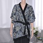 Kurzärmeliger Kimono mit Blumendruck, schwarzem Gürtel, mehrfarbig image number 0