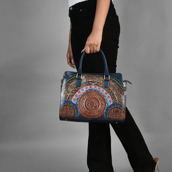 Handbemalte Satchel-Tasche aus 100% Echtleder mit kunstvoller Prägung und Mandala-Design, 31x10x23cm, Blau-Braun image number 3