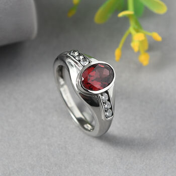 EVER TRUE Roter Granat, Wei&szlig;er Zirkonia Ring 316L Edelstahl (Gr&ouml;&szlig;e 17.00)