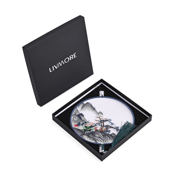 LIVMORE - Handstickerei-Wanddekoration aus 100% Seide mit Jade-Quaste, 20 cm, Berglandschaft-Motiv image number 8