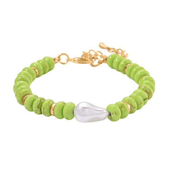 Wei&szlig;e Muschelkernperle, Gr&uuml;ner Howlit Armband, ca. 18 cm + 5 cm Extender, goldfarben