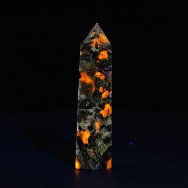 Yooperlith mit UV-Taschenlampe image number 3