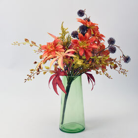 THE 5TH SEASON: Kunstblumen mit Glasvase, Dahlien und Ahornblätter, Rot-orange  