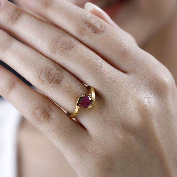 Afrikanischer Rubin (Fissure gef&uuml;llt), Wei&szlig;er Zirkon Ring, 925 Silber vergoldet (Gr&ouml;&szlig;e 20.00) ca. 1.31 ct image number 3