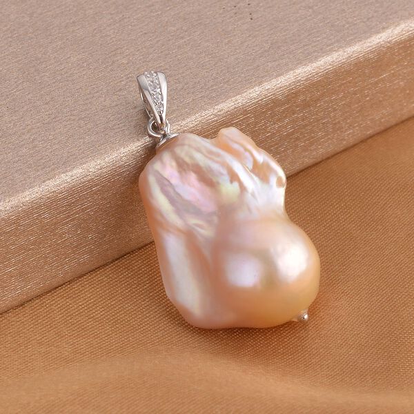 Baroque Perle und wei&szlig;er Kristall-Anh&auml;nger - 30,06 ct. image number 2