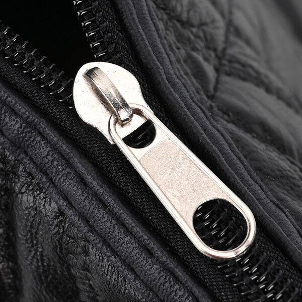 Stylische Echtleder Crossbody-Tasche mit glänzender Optik, Schwarz image number 7