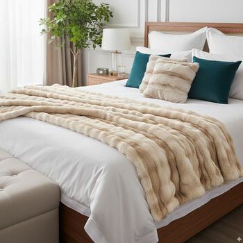 LIVMORE - Doppel-Layer-Kunstfell-Decke mit Mikromink-R&uuml;ckseite, 150x200 cm, Beige