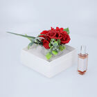 THE 5TH SEASON - Künstlicher Blumenstrauß mit roten Rosen und Raumspray in Geschenkbox, Rot image number 1