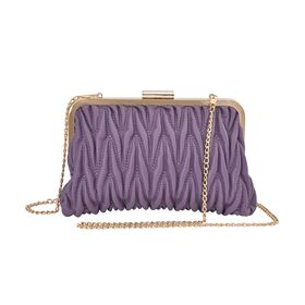 Clutch mit Metallschulterriemen in Stepp-Optik, Nude