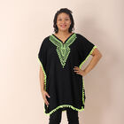 JOVIE bestickter Kaftan mit Quasten, 100% Viskose, Größe: 88x78cm, schwarz mit grüner Stickerei