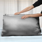 Serenity Night: Kissenbezug aus 100% Maulbeerseide, Größe 40x80 cm, Silber
