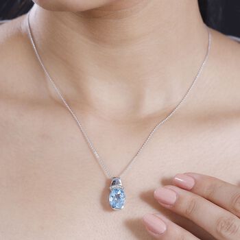 Himmelblauer Topas und Zirkon Anh&auml;nger mit 50cm Kette - 5,37 ct.