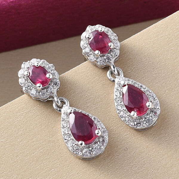 Afrikanische Rubin und Zirkon-Ohrh&auml;nger in Silber, 2,56 ct. image number 2