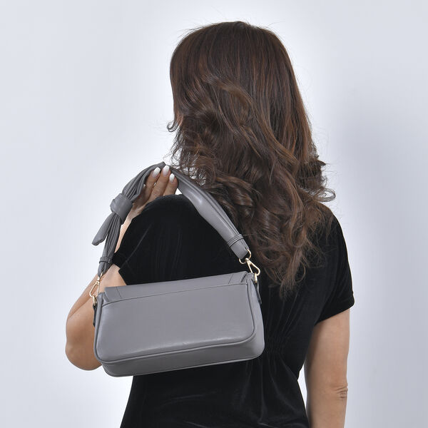 Umh&auml;ngetasche aus Kunstleder, Grau image number 3