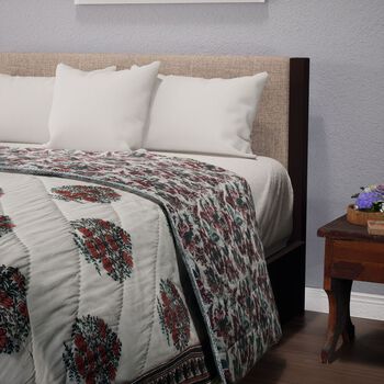 Handgequiltete Baumwoll-Voile-Steppdecke mit Blockdruck, inklusive Stofftasche, blau