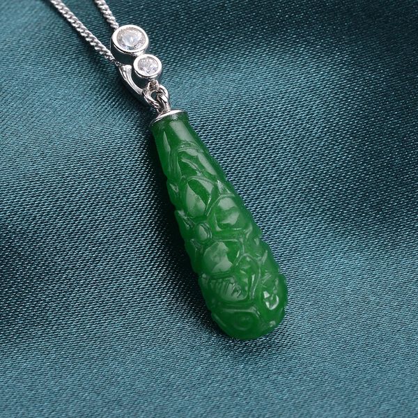 Gr&uuml;ner Jade und Zirkon-Anh&auml;nger mit Kette - 7,74 ct. image number 3