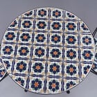3er-Set - Mosaik-Tisch und 2 Mosaik-Stühle, Blumenmuster, Weiß-Orange-Blau  image number 3