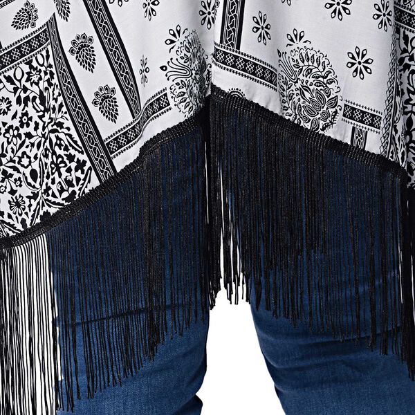 Kimono mit Quasten, Einheitsgr&ouml;&szlig;e Schwarz und Wei&szlig; image number 4