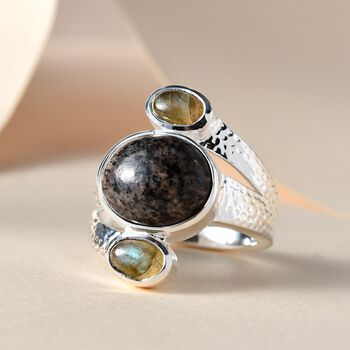 Handgearbeiteter, nat&uuml;rlicher Yooperlith und Labradorit-Ring, 925 Silber, ca. 6,23 ct
