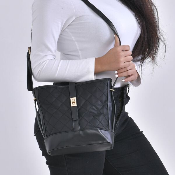 Gesteppte Umh&auml;ngetasche, Karomuster, beige image number 3